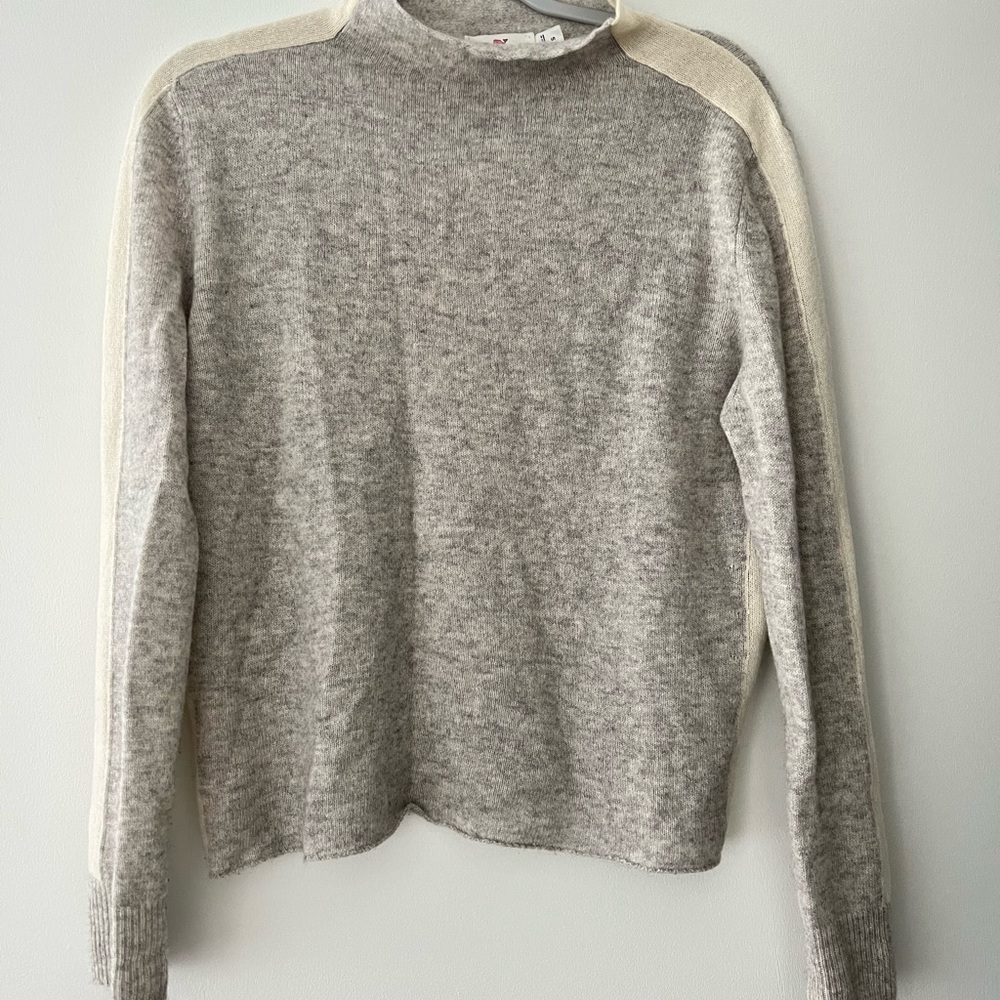 Vineyard Vines Cashmere Gray and Cream Color Block Long Sleeve Sweater